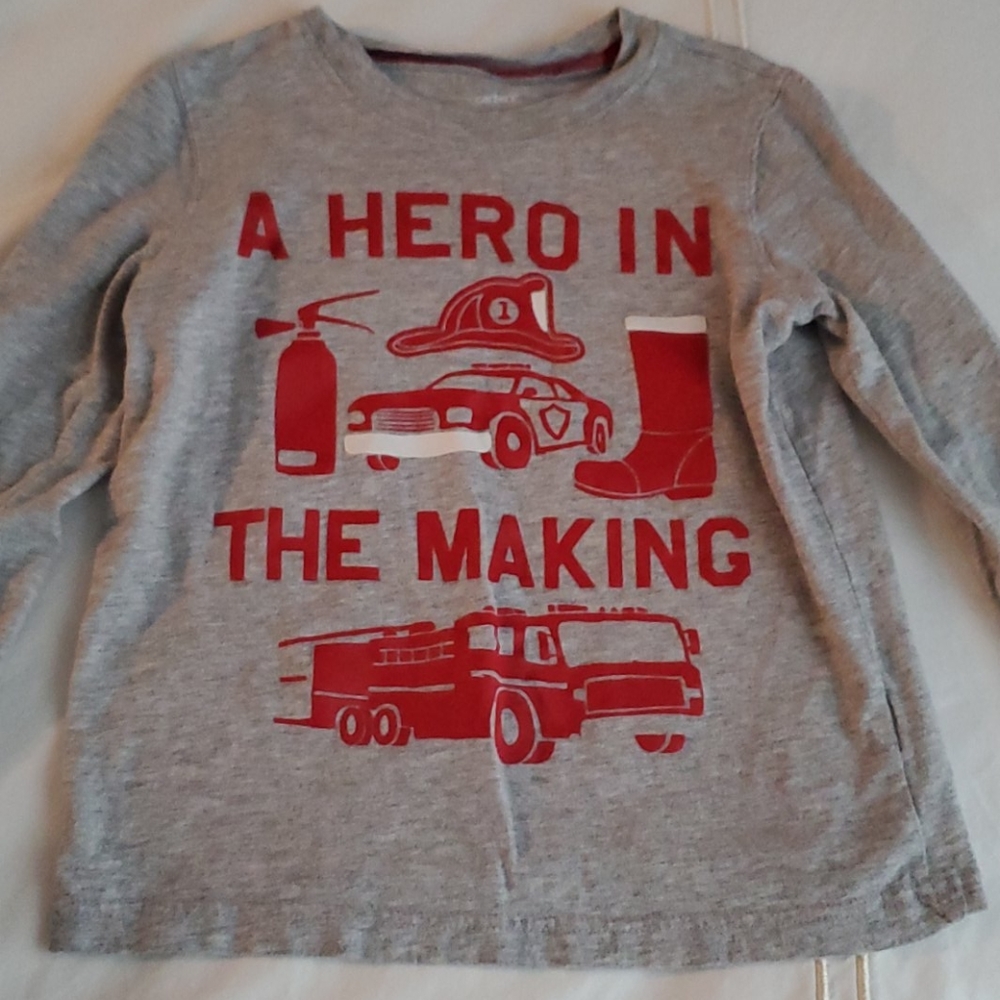 Carter's boy long sleeve tee size 4 t